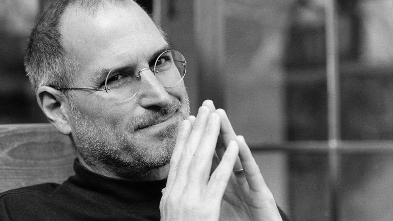 A Leaked Email By Steve Jobs Exposes Ideas Of Planning iPhone Nano